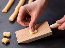 TABLA GNOCHETTI IMPORTADA  MADERA ACHE